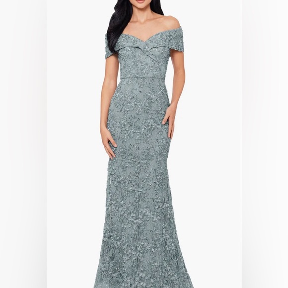 NWT XSCAPE Off the shoulder embroidered “jill” gown - Picture 1 of 10